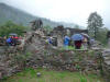 Besichtigung der Ruine Castello di Serravalle im Regen